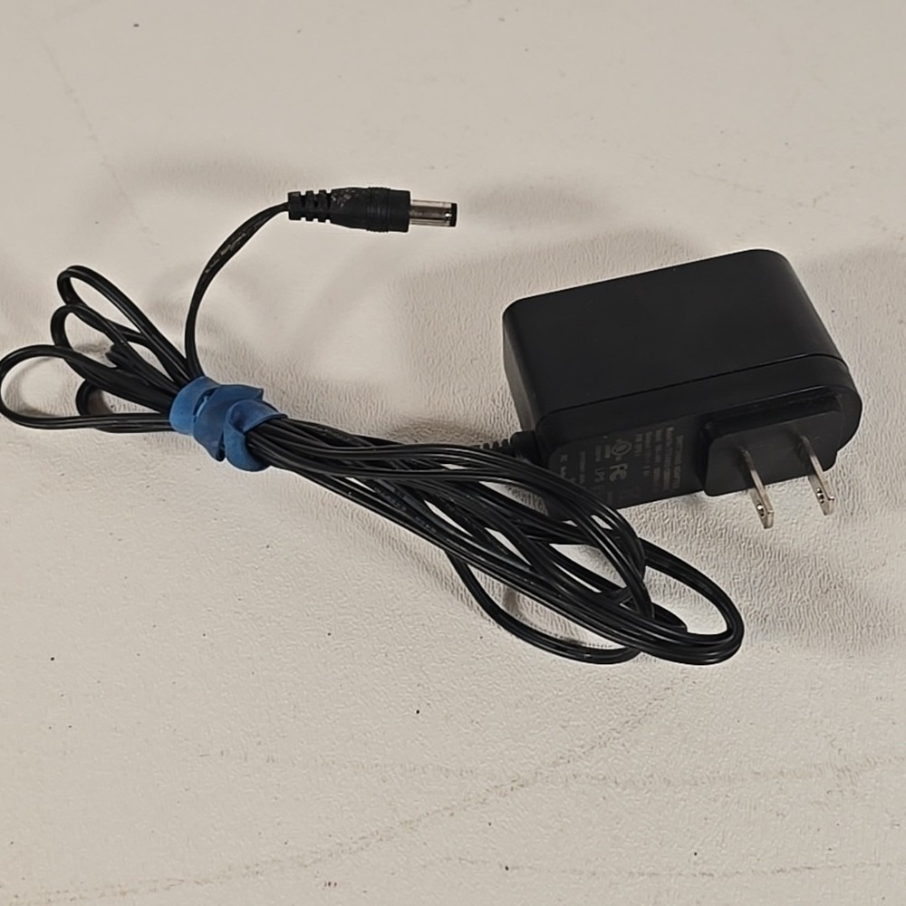 Switching‎ Adapter Model TEKA012-1200800UK 12V 0.8A